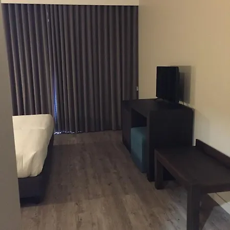Euro Moniz Hotel