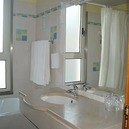 Euro Moniz Hotel 3*