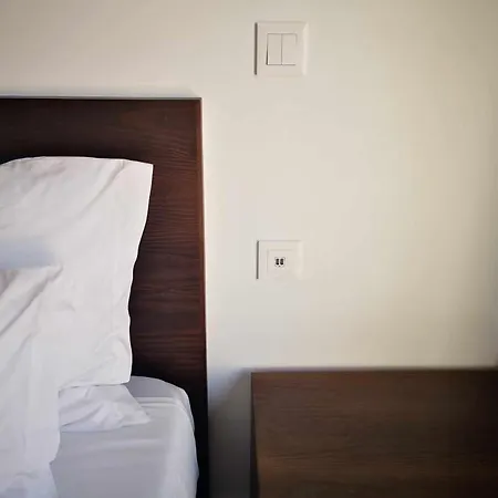 Euro Moniz Hotel 3*