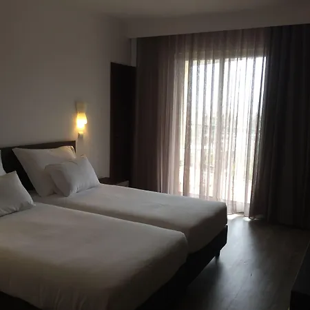 Euro Moniz Hotel