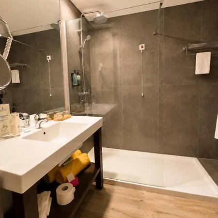 Euro Moniz Hotel