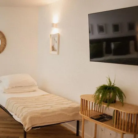 Euro Moniz Hotel
