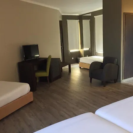 Euro Moniz Hotel 3*