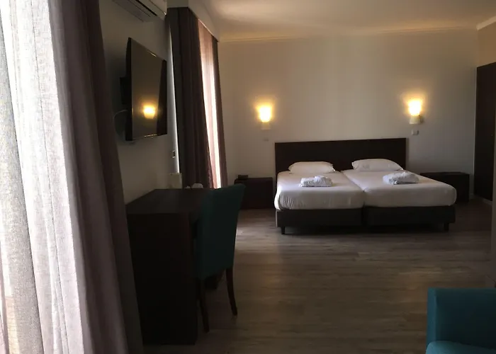 欧罗莫尼斯酒店 莫尼兹港