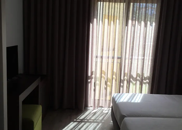 Euro Moniz Hotel