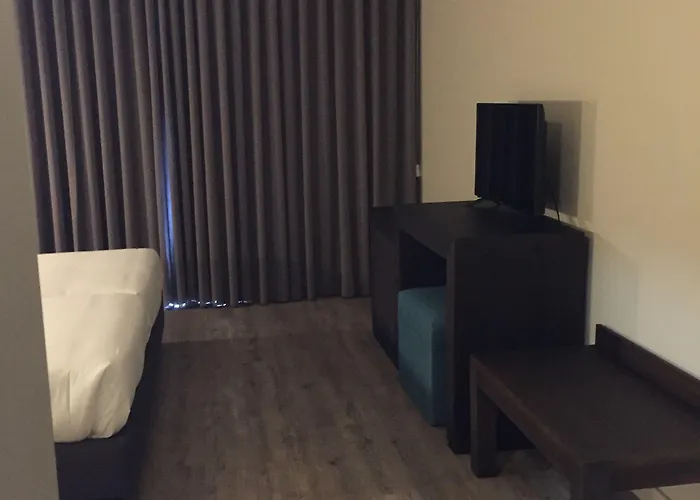 欧罗莫尼斯酒店 酒店 莫尼兹港