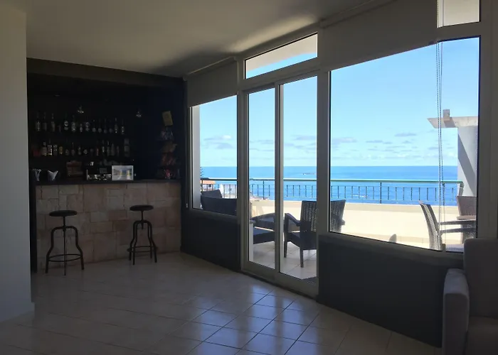 欧罗莫尼斯酒店 3*