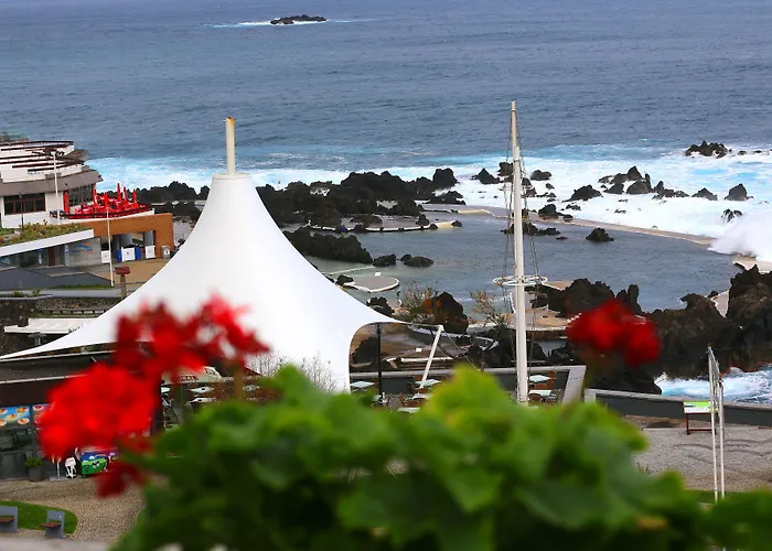 欧罗莫尼斯酒店 3*