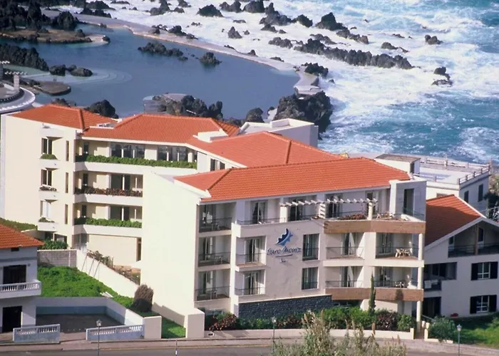 欧罗莫尼斯酒店 3*