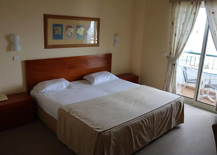 Euro Moniz Hotel 3*