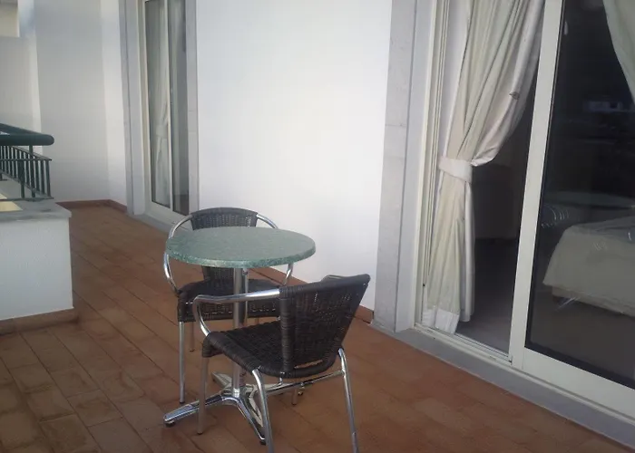 Euro Moniz Hotel